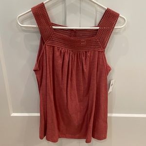 Tank top with lace straps